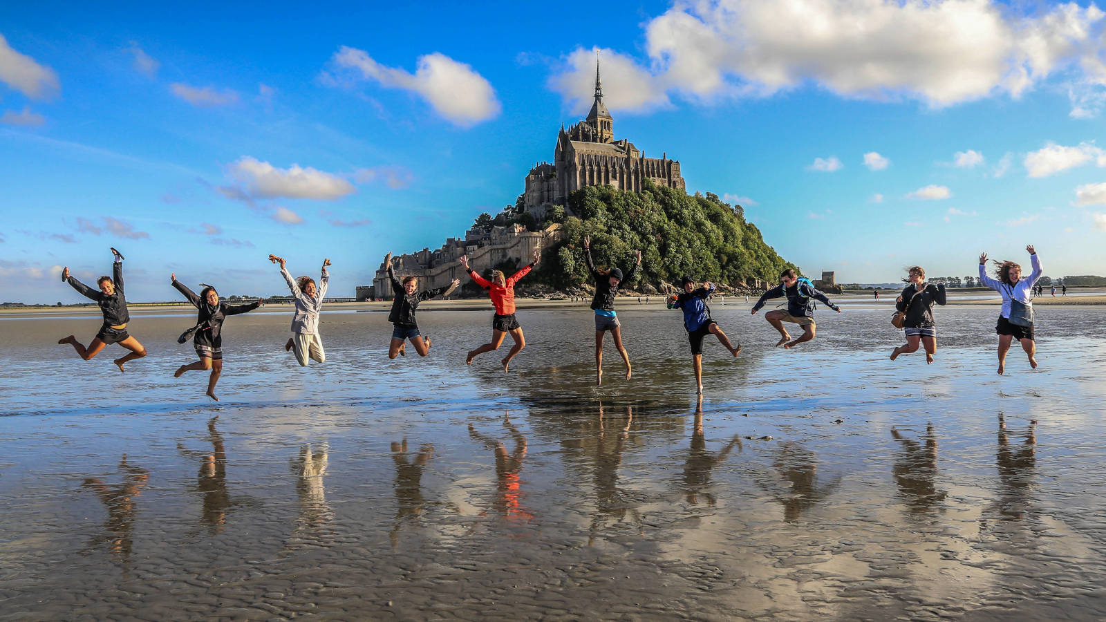 Grandes marées au Mont SaintMichel Chemins de la Baie